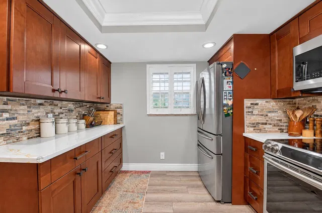 Unit 208 photo 12