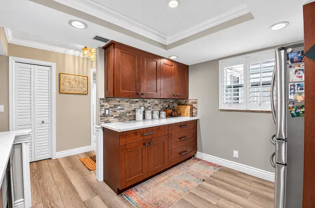 Unit 208 photo 15