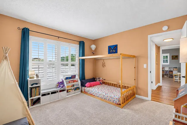 Unit 208 photo 27