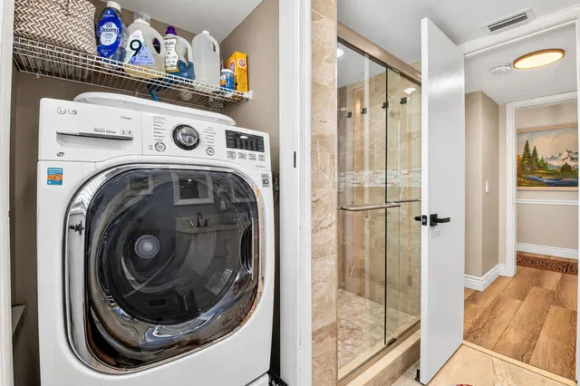 Unit 208 photo 31