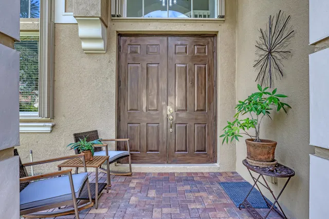 Residence photo 2