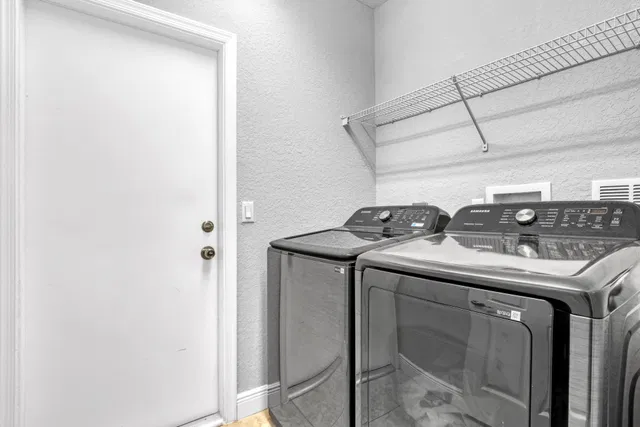 Residence photo 14