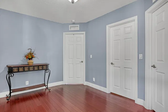 Residence photo 20