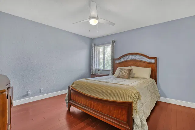 Residence photo 24