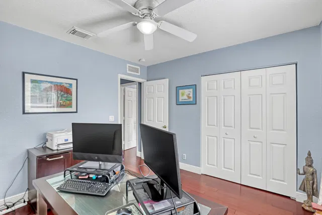 Residence photo 30