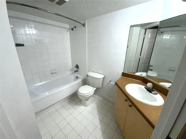 Unit 101 photo 19