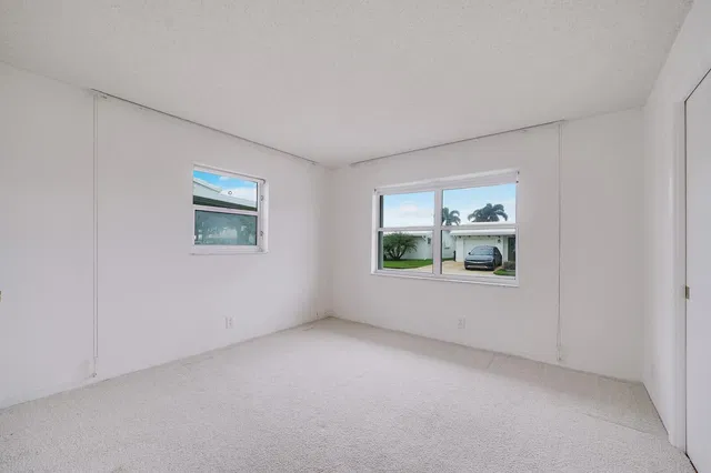 Residence photo 13