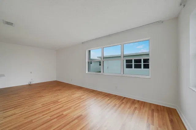 Residence photo 18