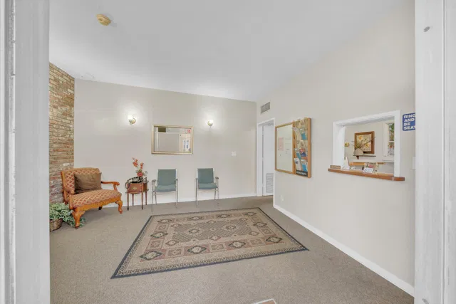  Residence photo 8