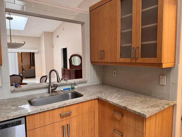 Unit 6315 photo 2