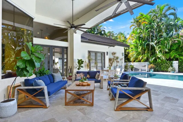Seasons Residence photo 14