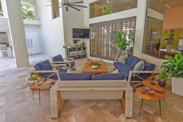 Seasons Residence photo 16