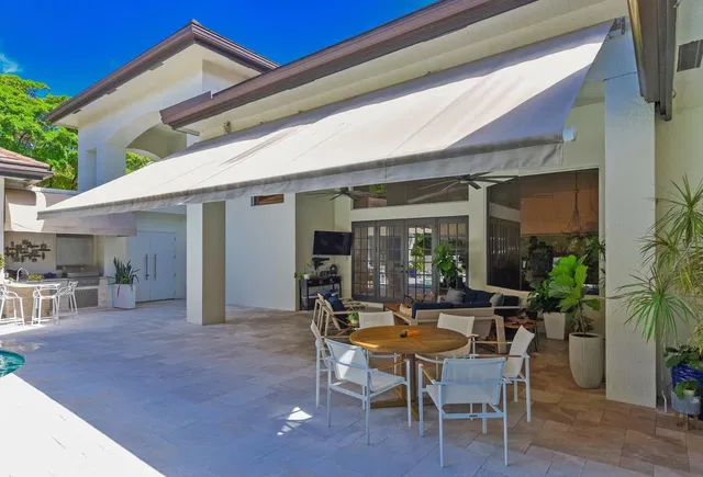 Seasons Residence photo 19