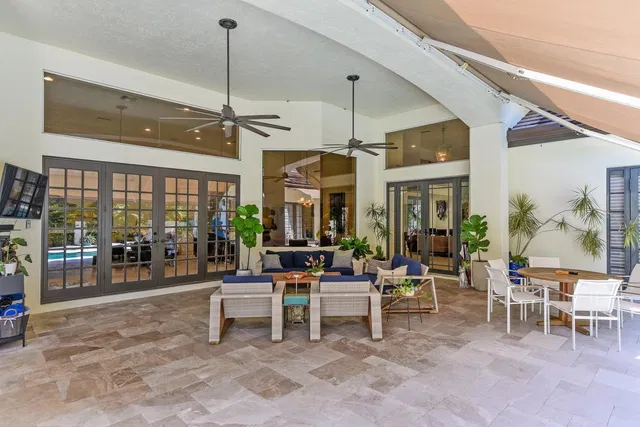 Seasons Residence photo 21
