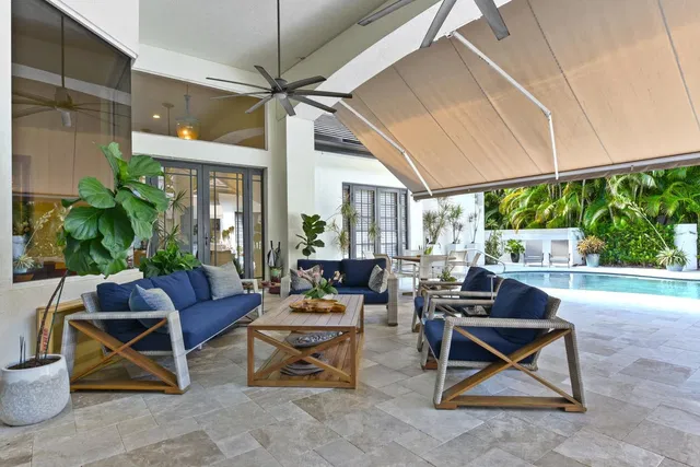 Seasons Residence photo 22
