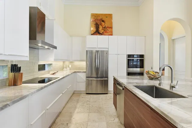 Seasons Residence photo 30