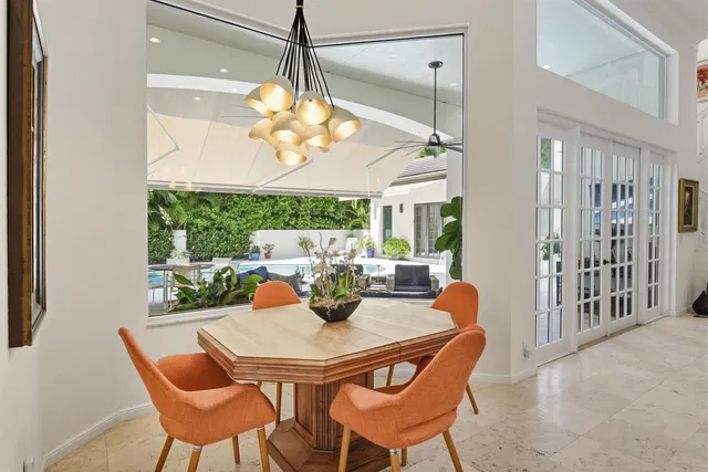 Seasons Residence photo 33