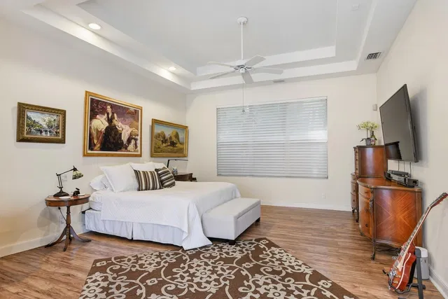 Seasons Residence photo 38