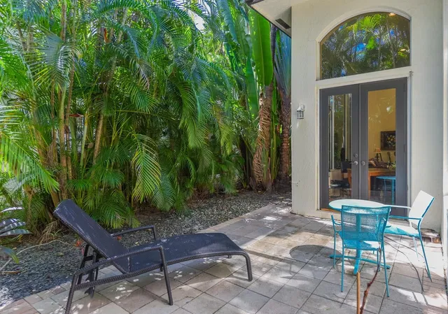 Seasons Residence photo 49