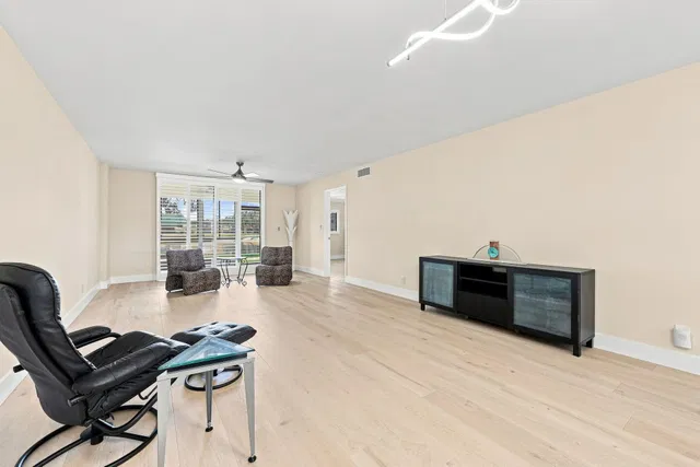 Unit 111 photo 2