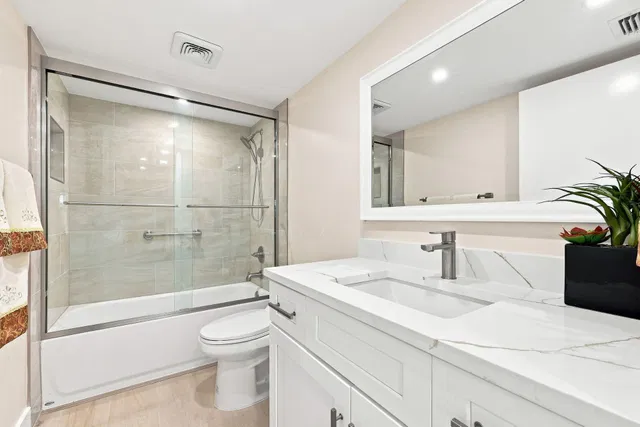Unit 111 photo 15