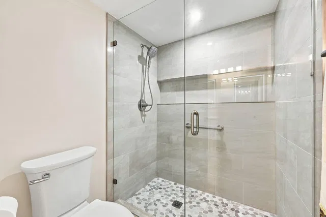 Unit 111 photo 17