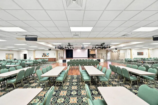 Unit 111 photo 22