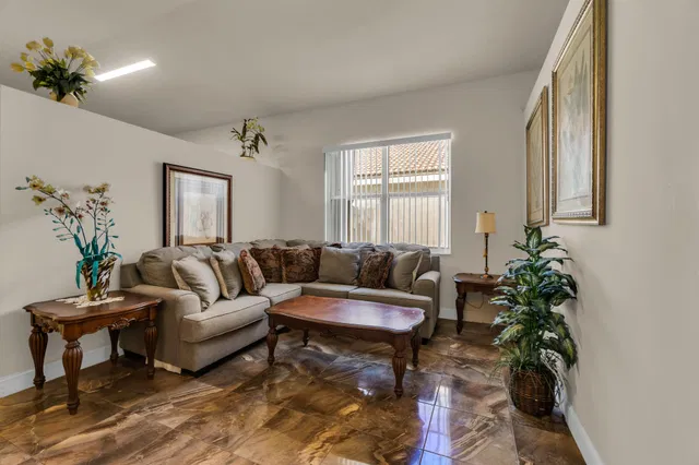 Residence photo 10