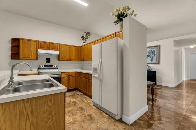 Residence photo 13