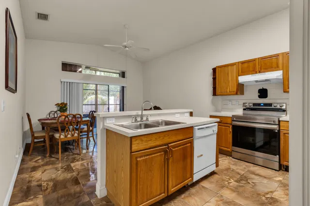 Residence photo 15