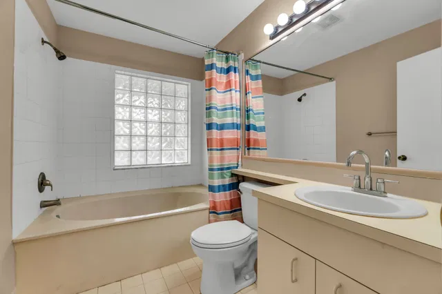 Residence photo 25