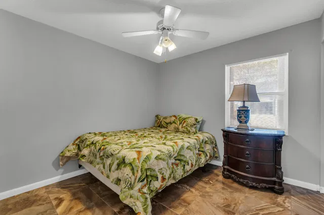 Residence photo 30