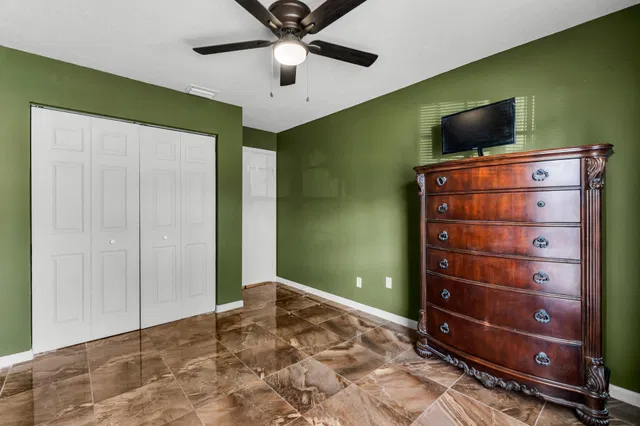 Residence photo 33