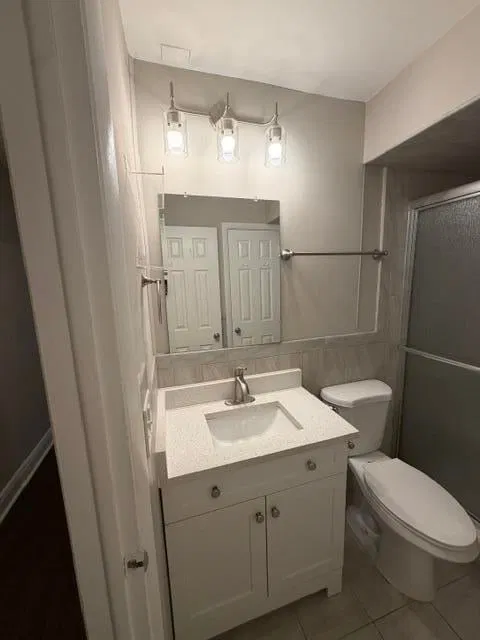 Unit 20 photo 8