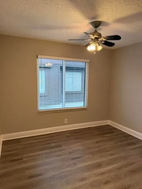 Unit 20 photo 18