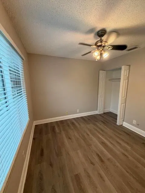 Unit 20 photo 20