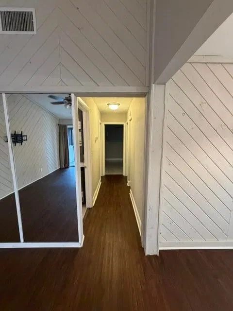 Unit 20 photo 22