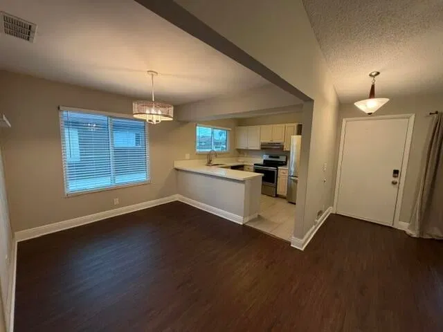 Unit 20 photo 24