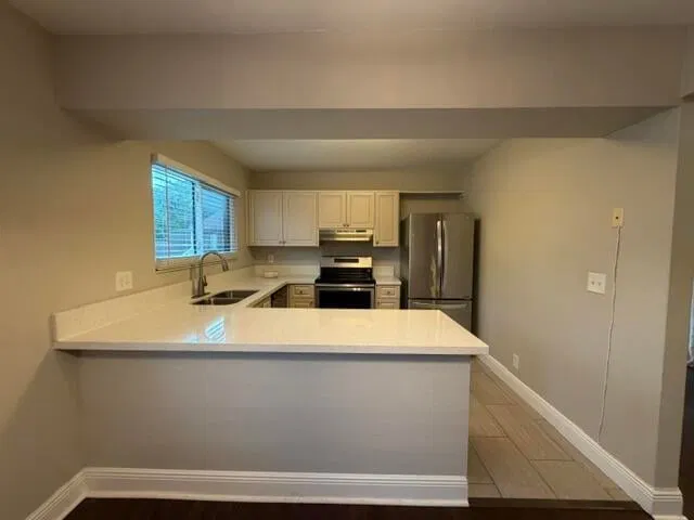 Unit 20 photo 27