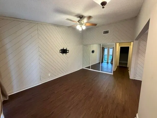Unit 20 photo 32
