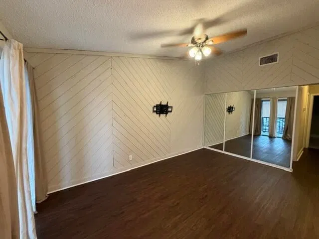 Unit 20 photo 35