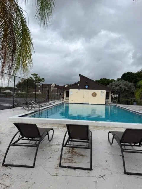 Unit 20 photo 39