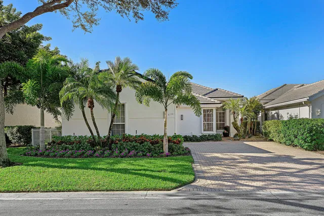 Woodfield Country Club Residence photo 2