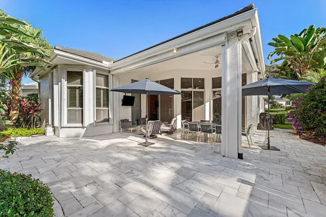 Woodfield Country Club Residence photo 23