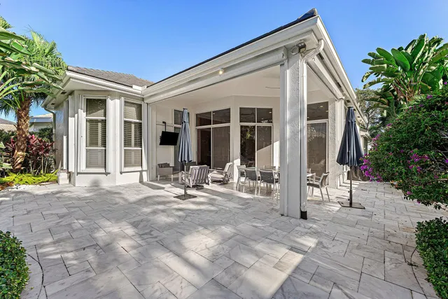 Woodfield Country Club Residence photo 24