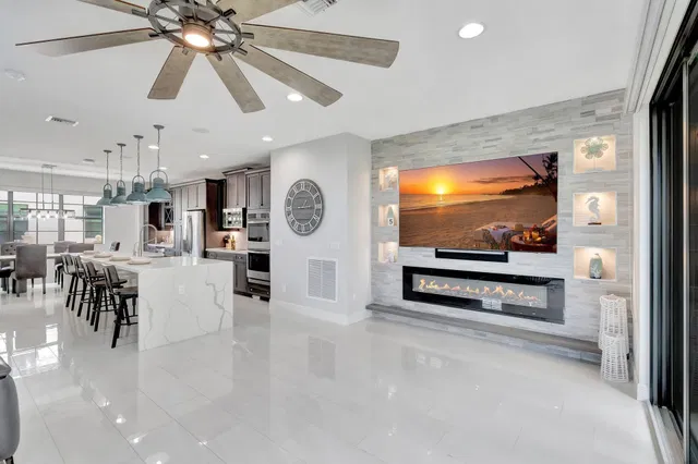  Residence photo 6