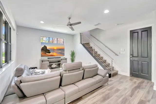 Residence photo 12