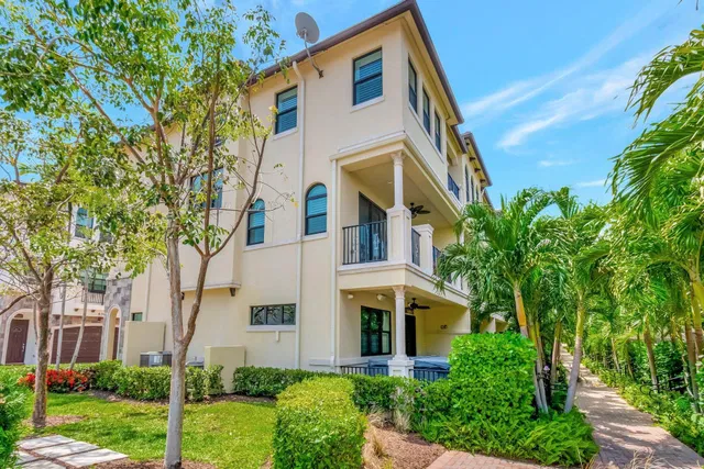  Residence photo 63