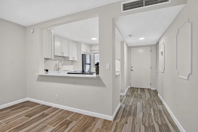 Unit 210 photo 11