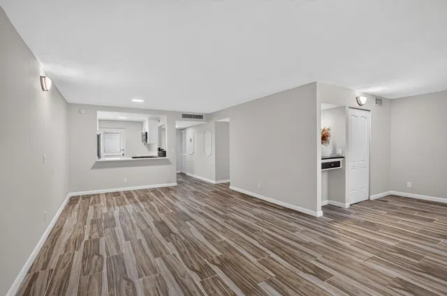 Unit 210 photo 14